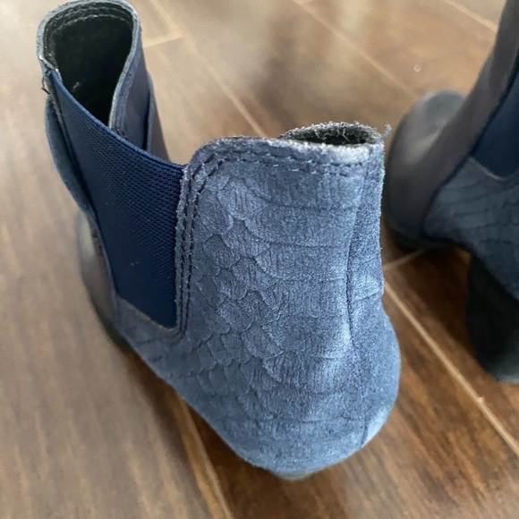 ALDO Blue Healed Boots Size 7.5 - Picture 9 of 16